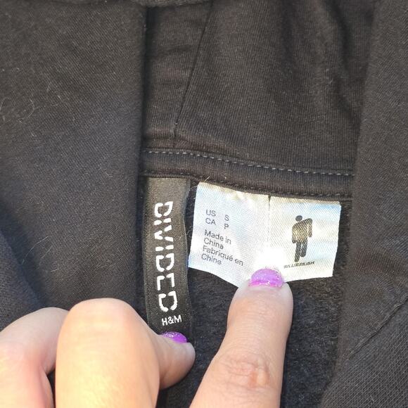 Billie Eilish Hoodie Mens Small H&M Divided Graphic Pullover Sweatshirt Pop Band - Picture 3 of 11